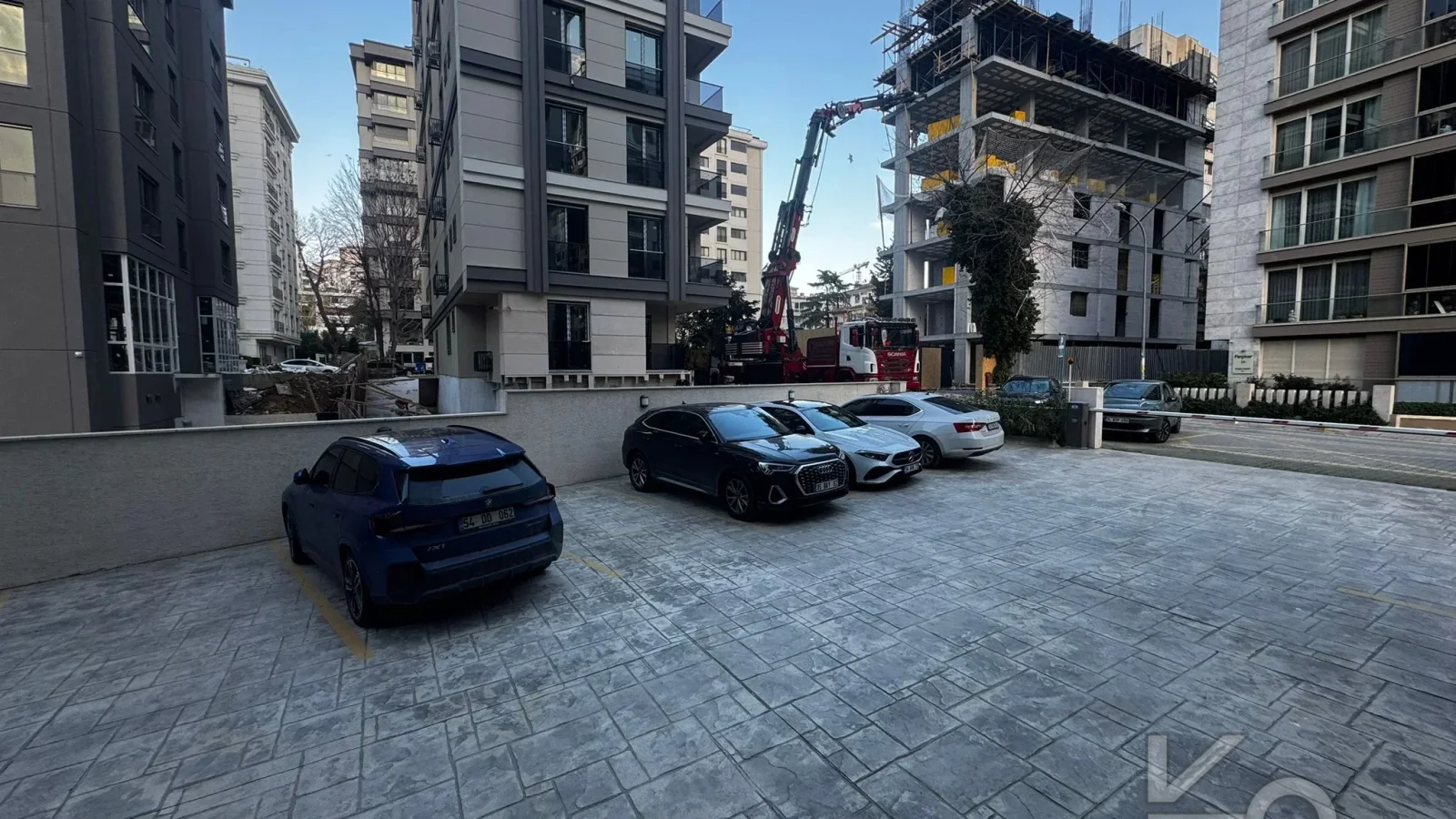 Laci̇vert Cadde Caddebostan Sahi̇l Terasli Yasal Dubleks 2+1