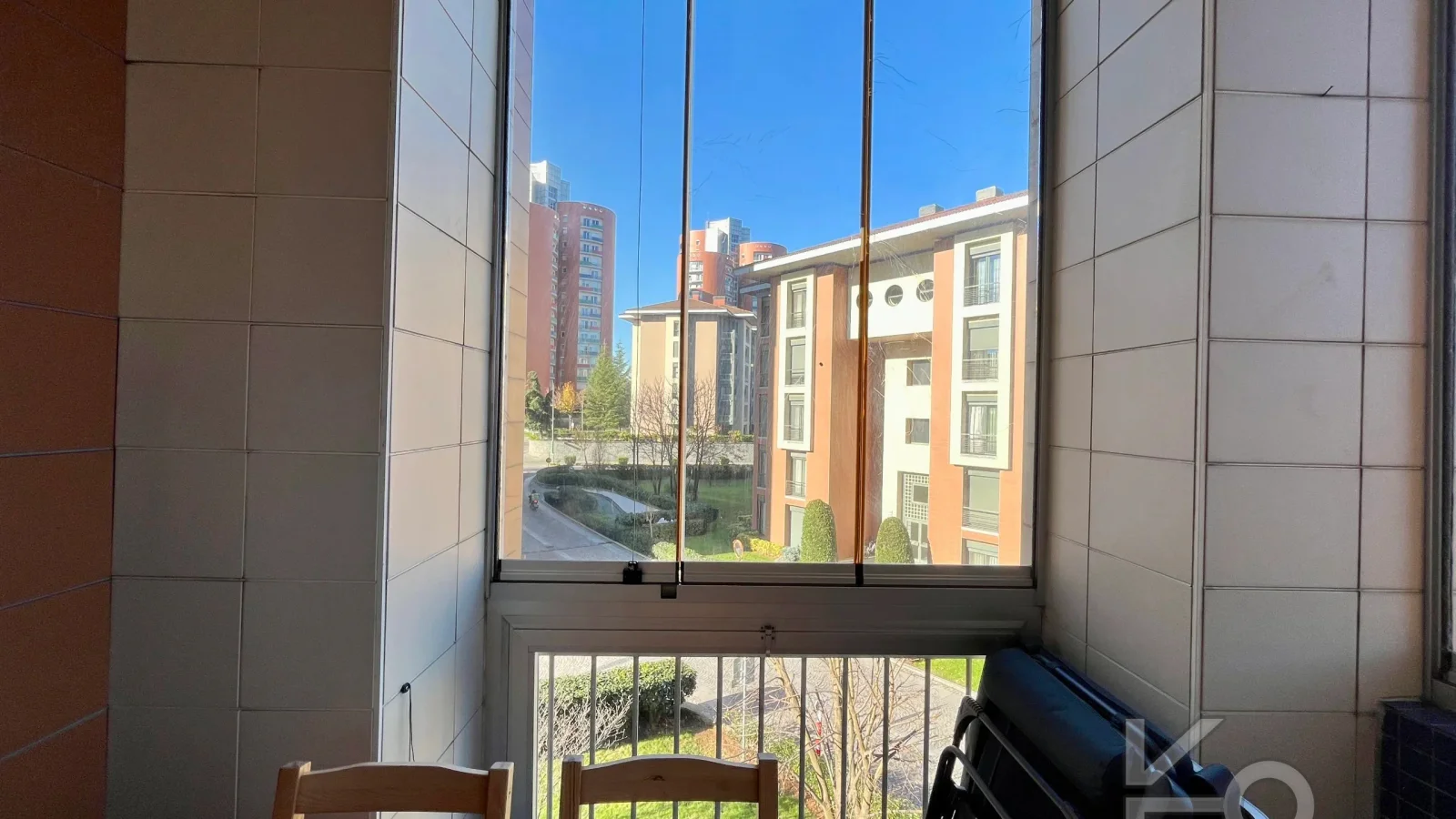 Academy Yeşi̇l Vadi̇ Konaklari Manolya Blok 4+1 Ara Kat 230m2 Satilik
