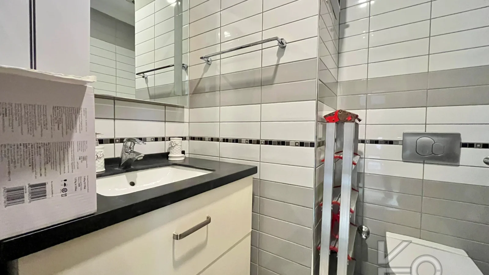 Academy Yeşi̇l Vadi̇ Konaklari Manolya Blok 4+1 Ara Kat 230m2 Satilik