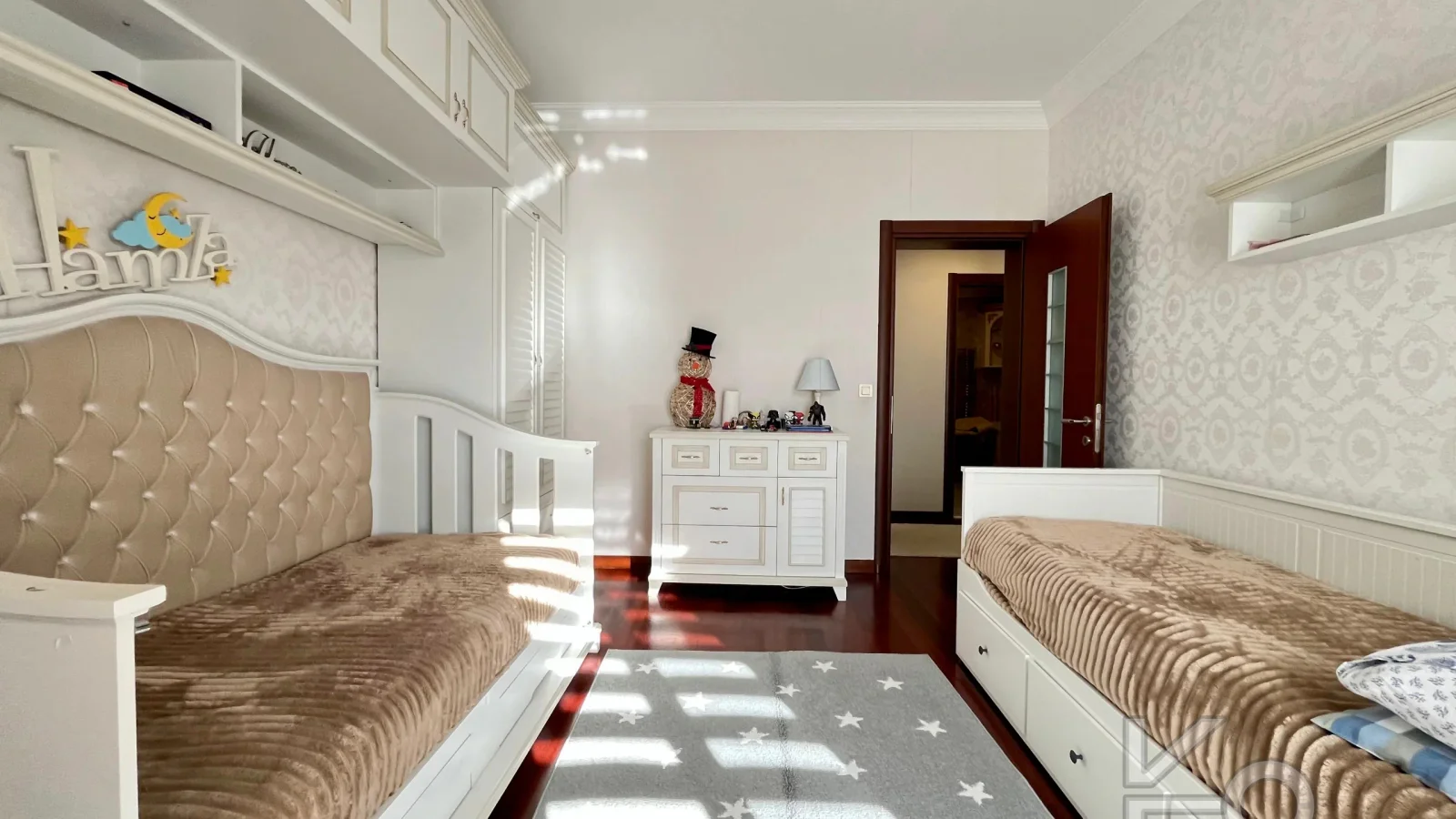 Academy Yeşi̇l Vadi̇ Konaklari Manolya Blok 4+1 Ara Kat 230m2 Satilik