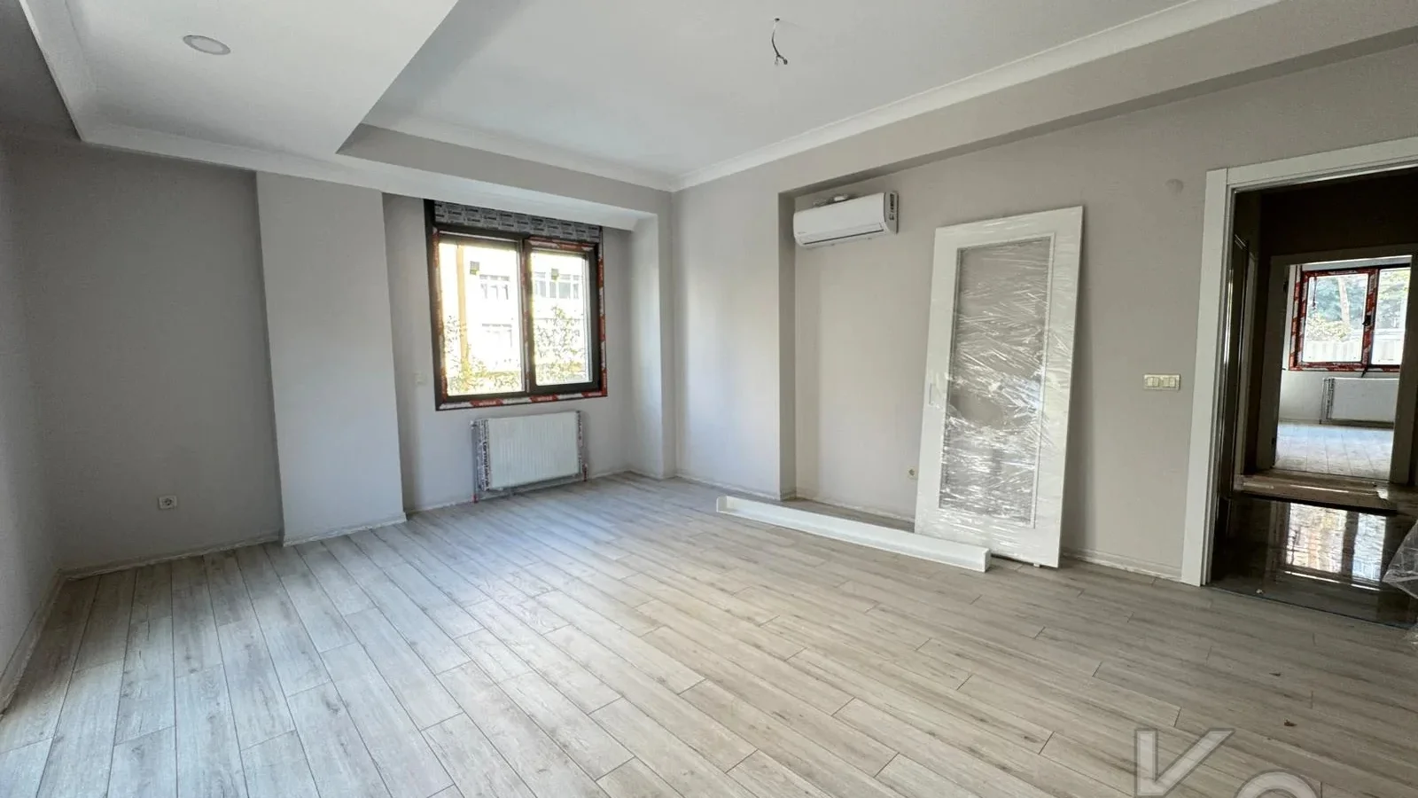 Laci̇vertcadde Göztepe Sifir Balkonlu 3+1 87m²