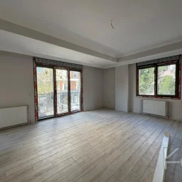 Laci̇vertcadde Göztepe Sifir Balkonlu 3+1 87m²