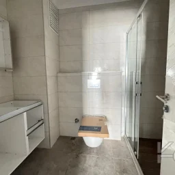 Laci̇vertcadde Göztepe Sifir Balkonlu 3+1 87m²