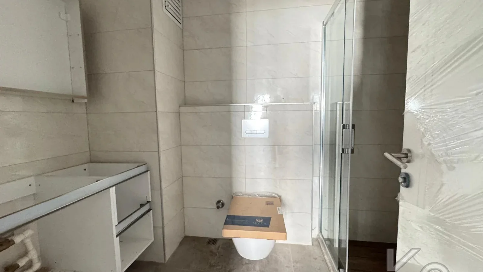 Laci̇vertcadde Göztepe Sifir Balkonlu 3+1 87m²