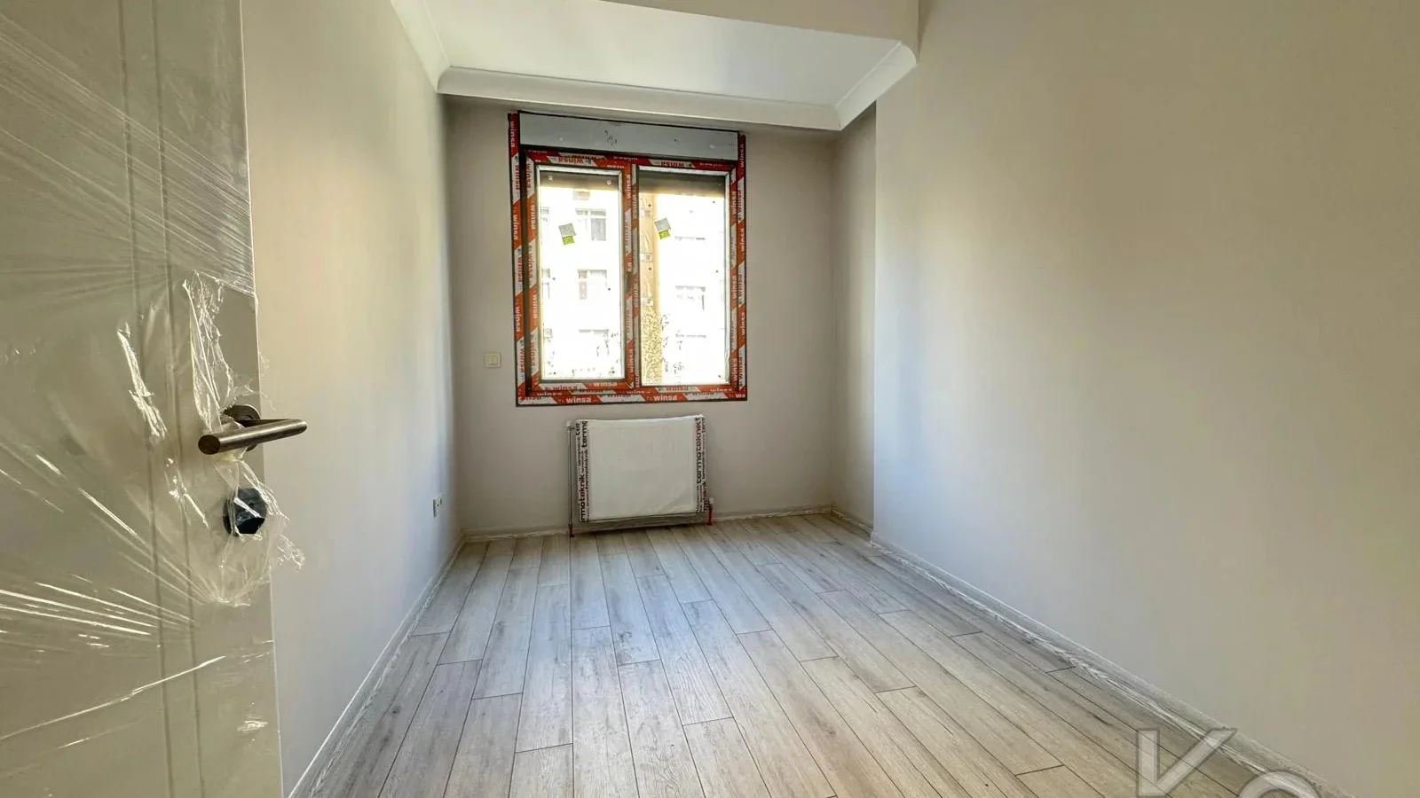 Laci̇vertcadde Göztepe Sifir Balkonlu 3+1 87m²