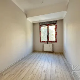 Laci̇vertcadde Göztepe Sifir Balkonlu 3+1 87m²