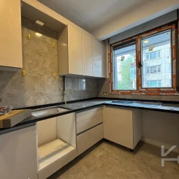 Laci̇vertcadde Göztepe Sifir Balkonlu 3+1 87m²