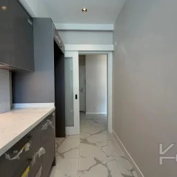 Lacivert Cadde Suadiye Şaşkınbakkal Sahil'de Balkonlu Satılık Daire 72m² Net 2+1 A Plus