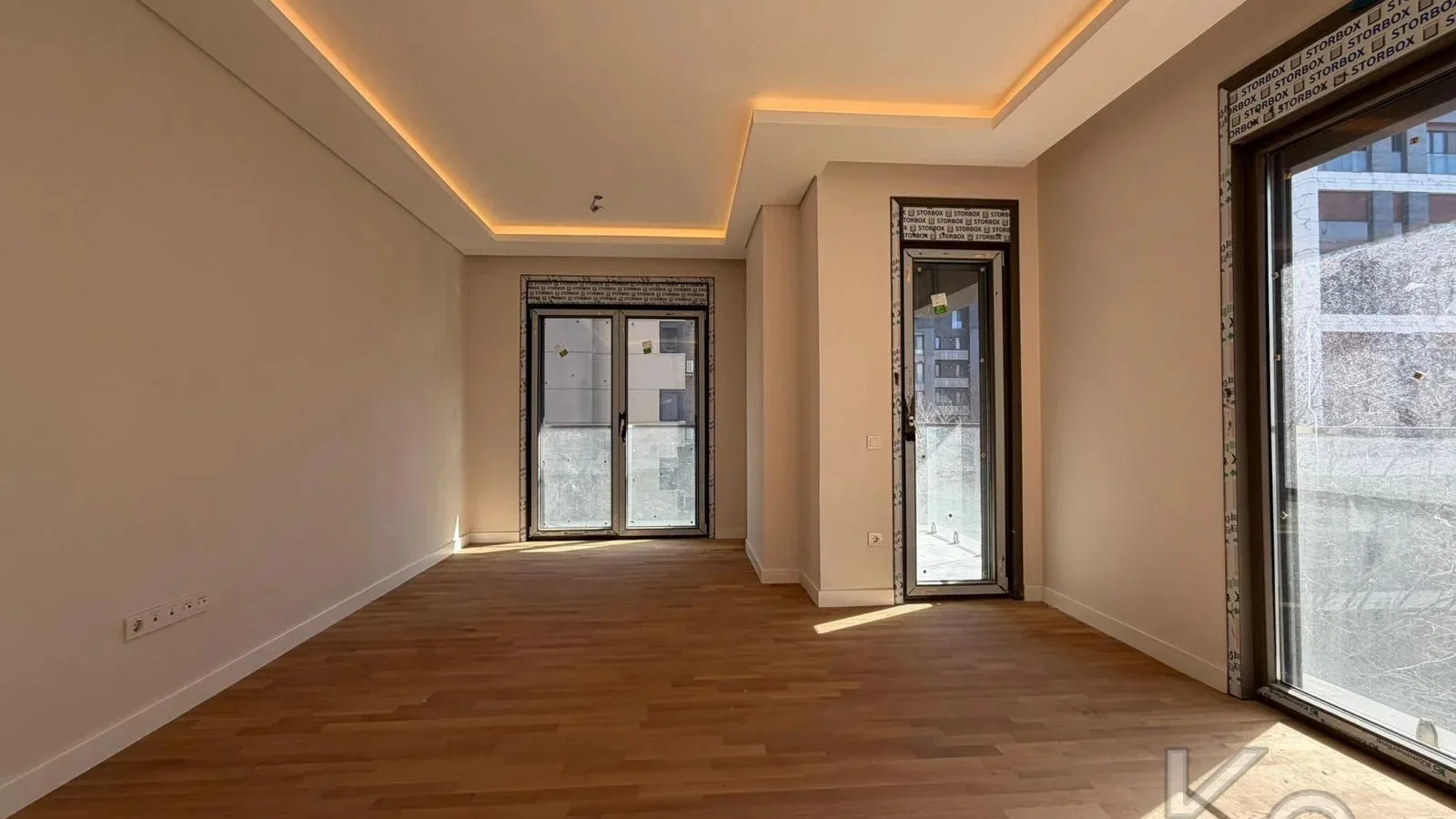 Lacivert Cadde Suadiye Şaşkınbakkal Sahil'de Balkonlu Satılık Daire 72m² Net 2+1 A Plus