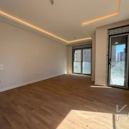 Lacivert Cadde Suadiye Şaşkınbakkal Sahil'de Balkonlu Satılık Daire 72m² Net 2+1 A Plus