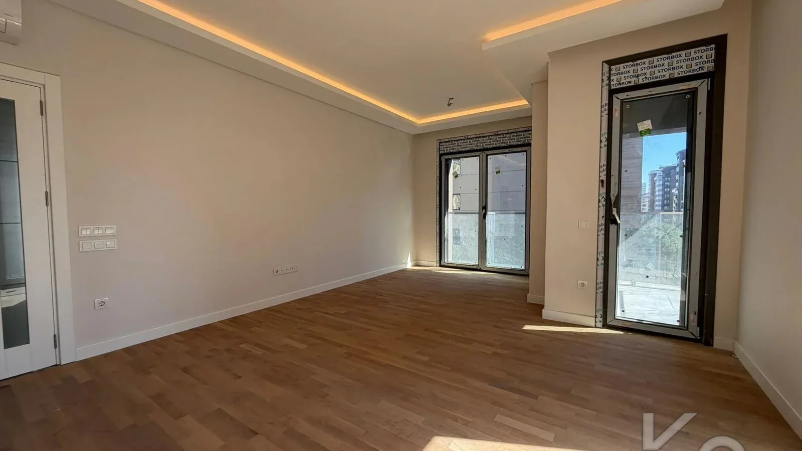Lacivert Cadde Suadiye Şaşkınbakkal Sahil'de Balkonlu Satılık Daire 72m² Net 2+1 A Plus