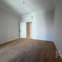 Lacivert Cadde Suadiye Şaşkınbakkal Sahil'de Balkonlu Satılık Daire 72m² Net 2+1 A Plus