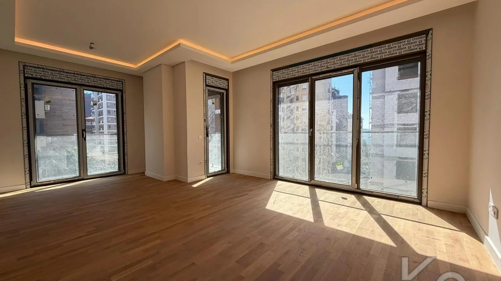 Lacivert Cadde Suadiye Şaşkınbakkal Sahil'de Balkonlu Satılık Daire 72m² Net 2+1 A Plus