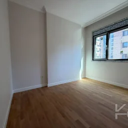 Lacivert Cadde Suadiye Şaşkınbakkal Sahil'de Balkonlu Satılık Daire 72m² Net 2+1 A Plus