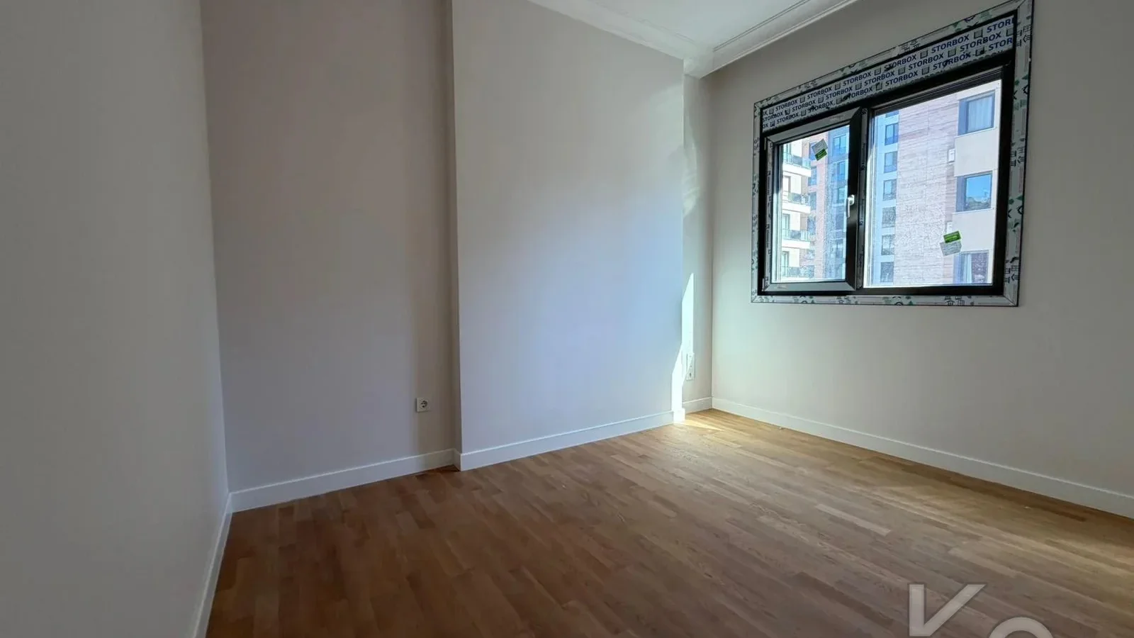 Lacivert Cadde Suadiye Şaşkınbakkal Sahil'de Balkonlu Satılık Daire 72m² Net 2+1 A Plus