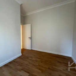 Lacivert Cadde Suadiye Şaşkınbakkal Sahil'de Balkonlu Satılık Daire 72m² Net 2+1 A Plus