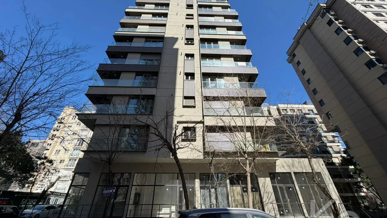 Lacivert Cadde Suadiye Şaşkınbakkal Sahil'de Balkonlu Satılık Daire 72m² Net 2+1 A Plus