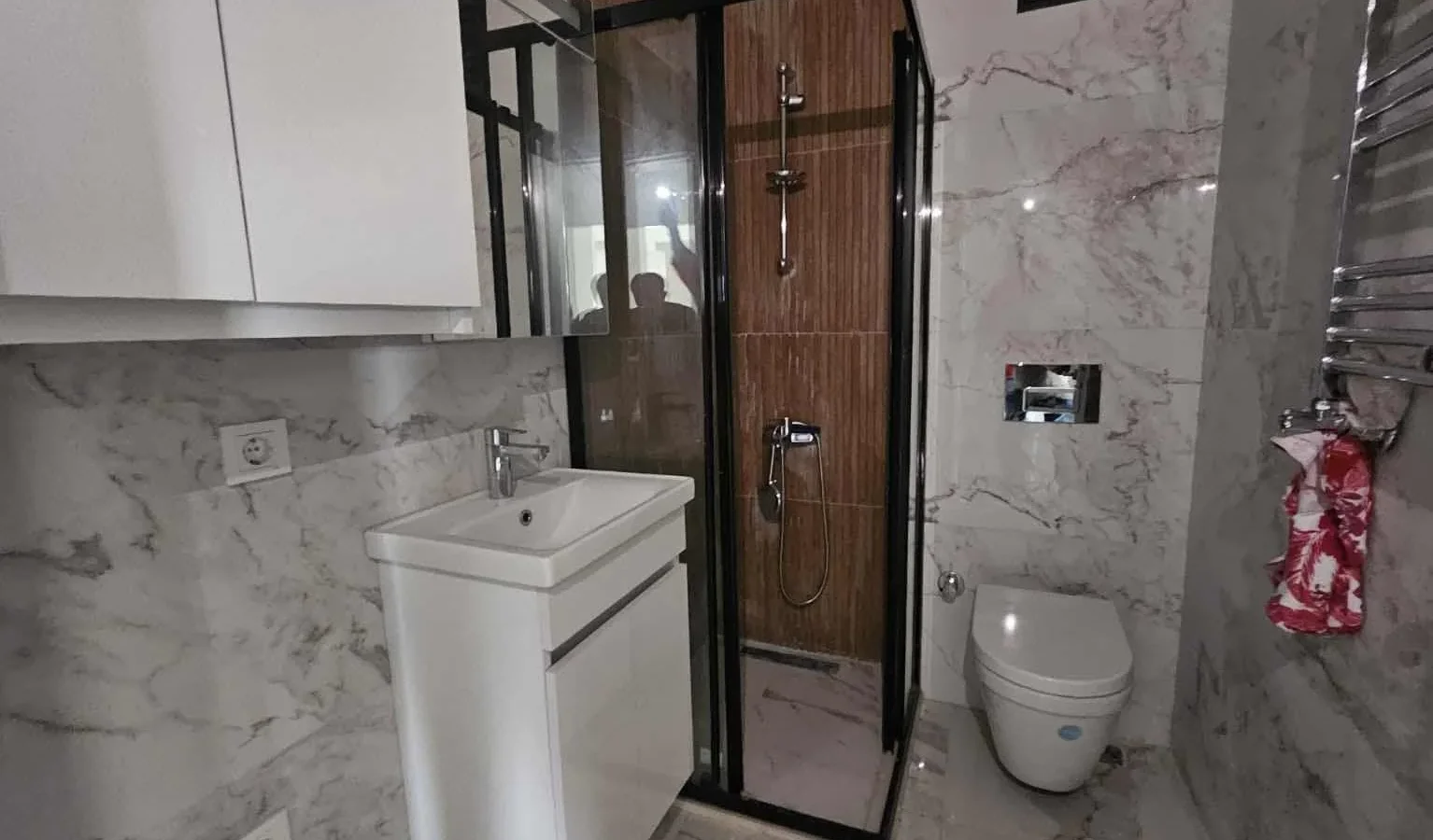 Sağlam'dan Feneryolu'nda 125 M2 3+1 Sıfır Geniş Satılık Daire!!!