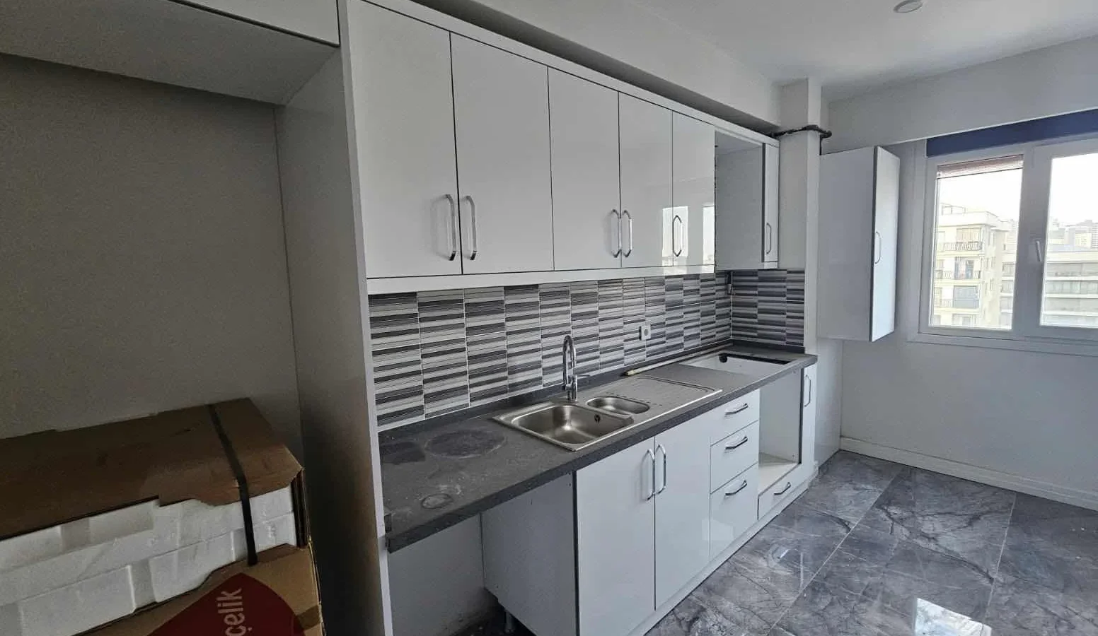 Sağlam'dan Feneryolu'nda 125 M2 3+1 Sıfır Geniş Satılık Daire!!!