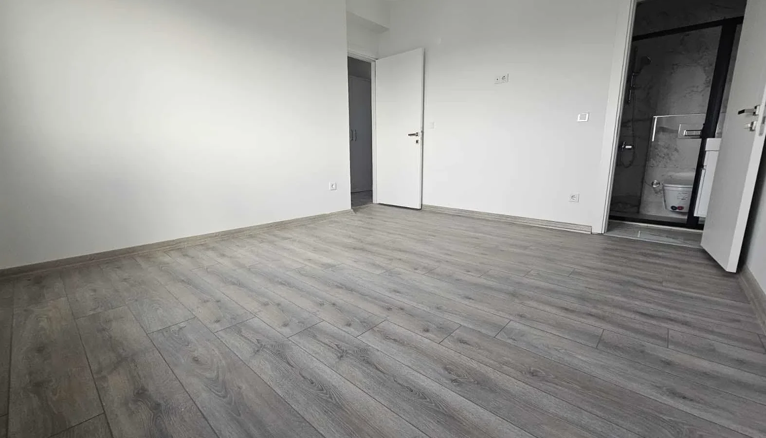 Sağlam'dan Feneryolu'nda 125 M2 3+1 Sıfır Geniş Satılık Daire!!!