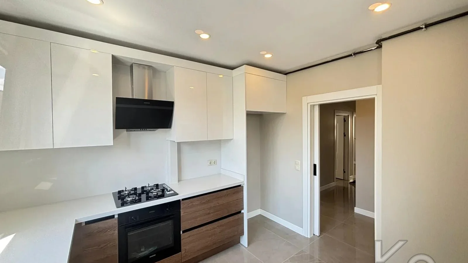 Laci̇vert Cadde Bostancı Sahi̇l Ebeveynli̇ Balkonlu 2018 Yapımı 110m²