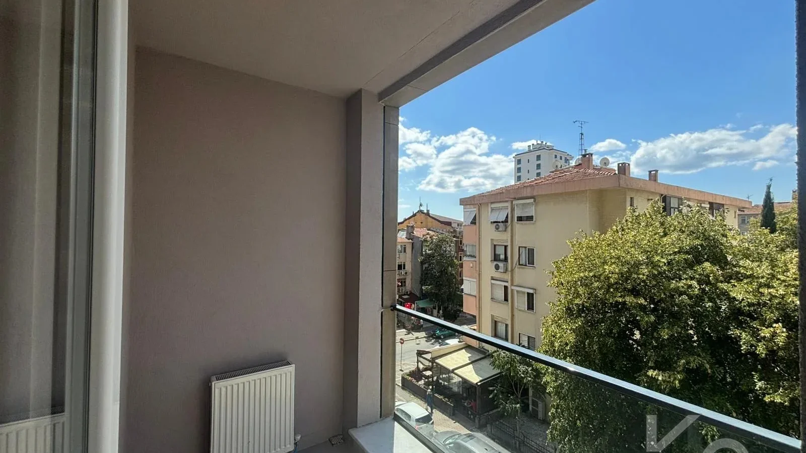 Laci̇vert Cadde Bostancı Sahi̇l Ebeveynli̇ Balkonlu 2018 Yapımı 110m²