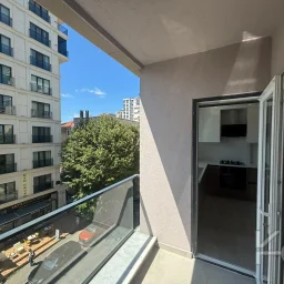 Laci̇vert Cadde Bostancı Sahi̇l Ebeveynli̇ Balkonlu 2018 Yapımı 110m²