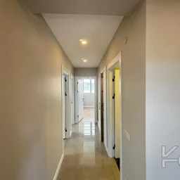 Laci̇vert Cadde Bostancı Sahi̇l Ebeveynli̇ Balkonlu 2018 Yapımı 110m²