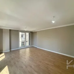 Laci̇vert Cadde Bostancı Sahi̇l Ebeveynli̇ Balkonlu 2018 Yapımı 110m²