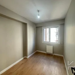 Laci̇vert Cadde Bostancı Sahi̇l Ebeveynli̇ Balkonlu 2018 Yapımı 110m²