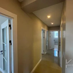 Laci̇vert Cadde Bostancı Sahi̇l Ebeveynli̇ Balkonlu 2018 Yapımı 110m²