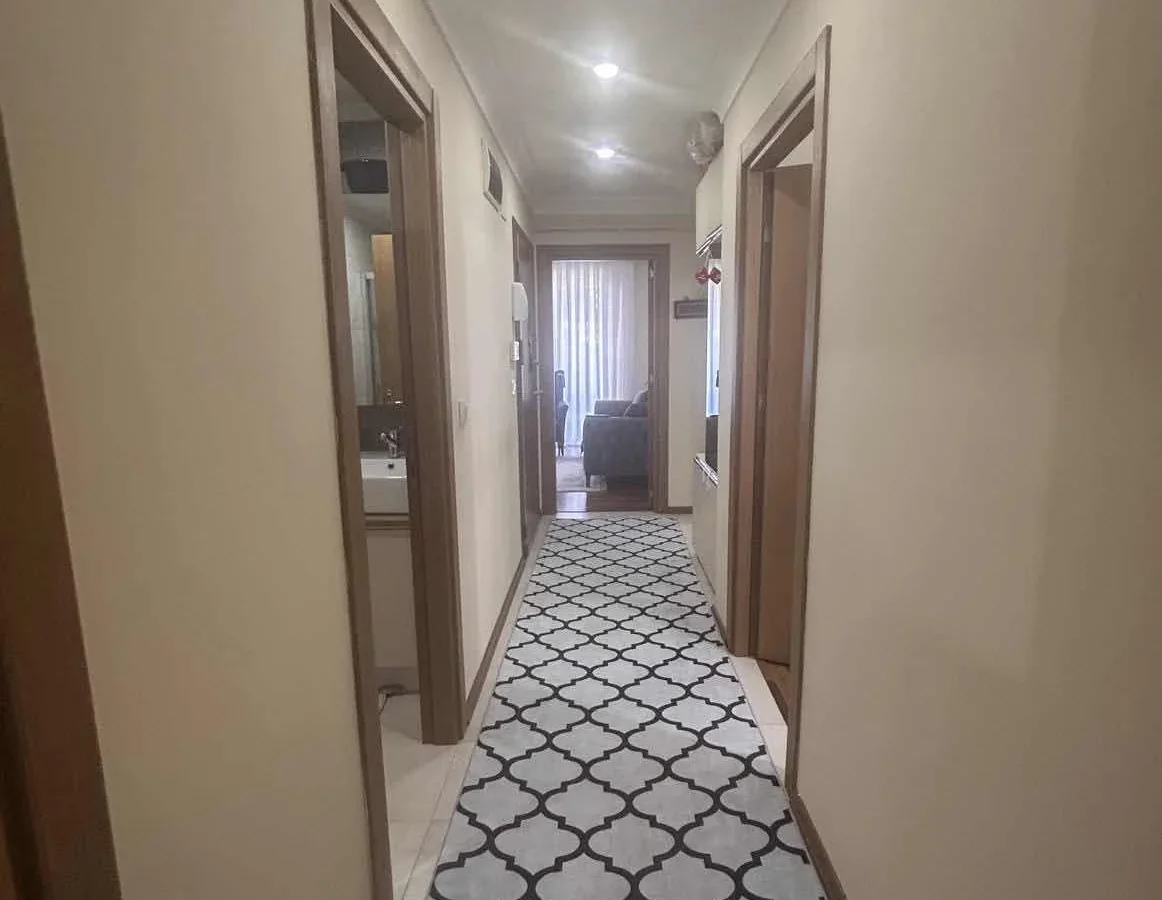 Sağlam'dan Göztepede Hastane Yakını 2+1 Kullanışlı Satılık Daire