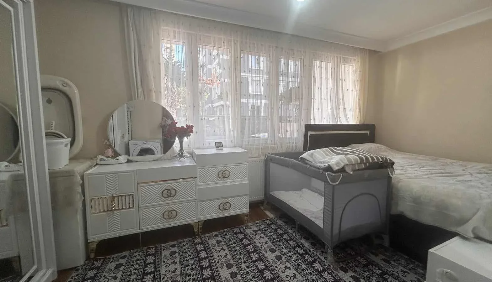 Sağlam'dan Göztepede Hastane Yakını 2+1 Kullanışlı Satılık Daire