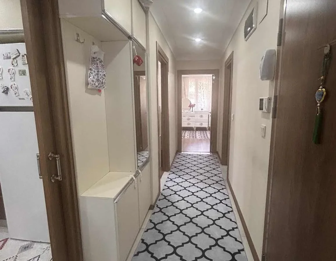 Sağlam'dan Göztepede Hastane Yakını 2+1 Kullanışlı Satılık Daire