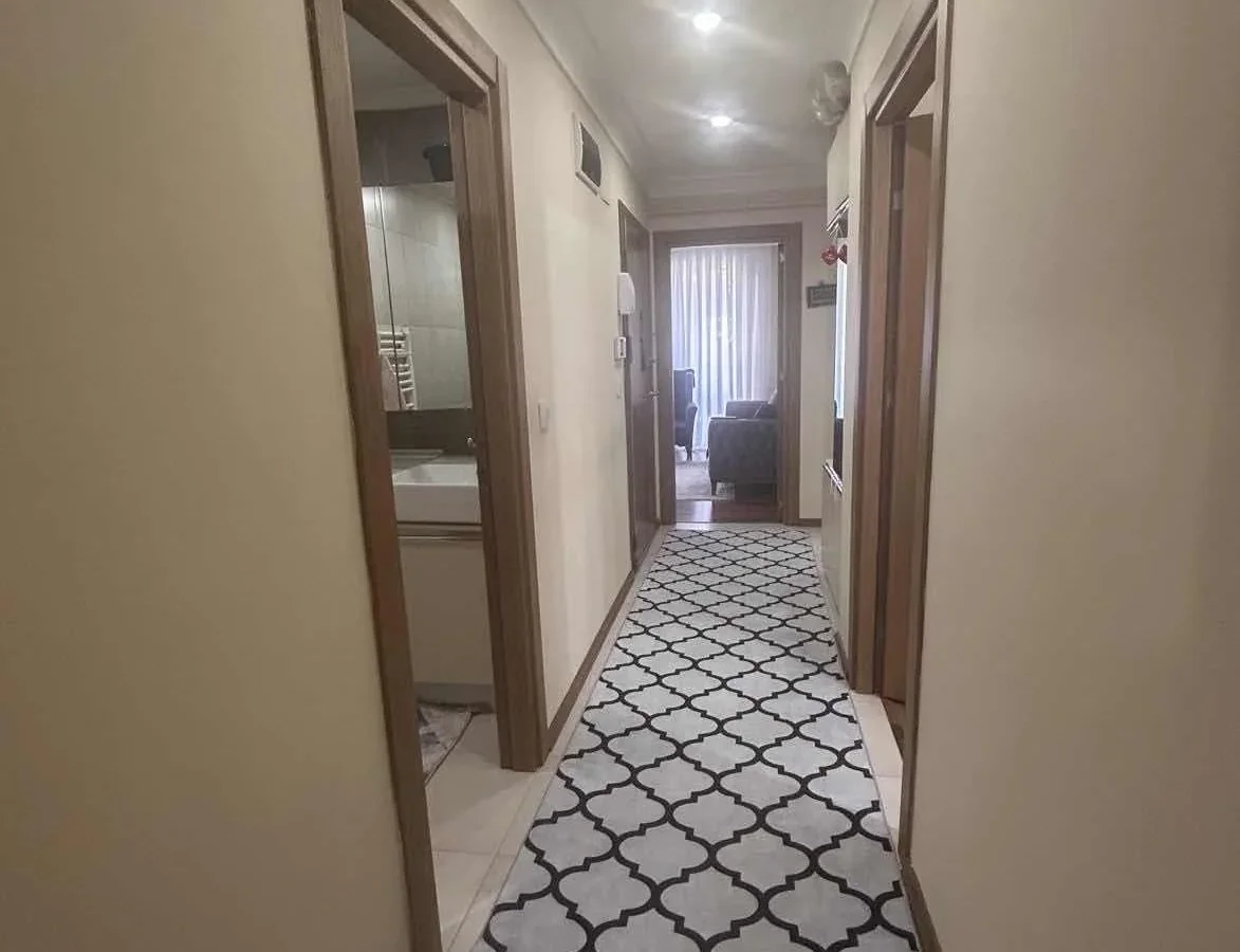 Sağlam'dan Göztepede Hastane Yakını 2+1 Kullanışlı Satılık Daire