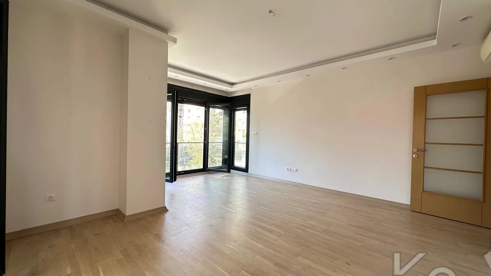 Lacivert Cadde Erenköy'de Butik Binada Kombili Ebeveyn Ban.85 M² 3+1