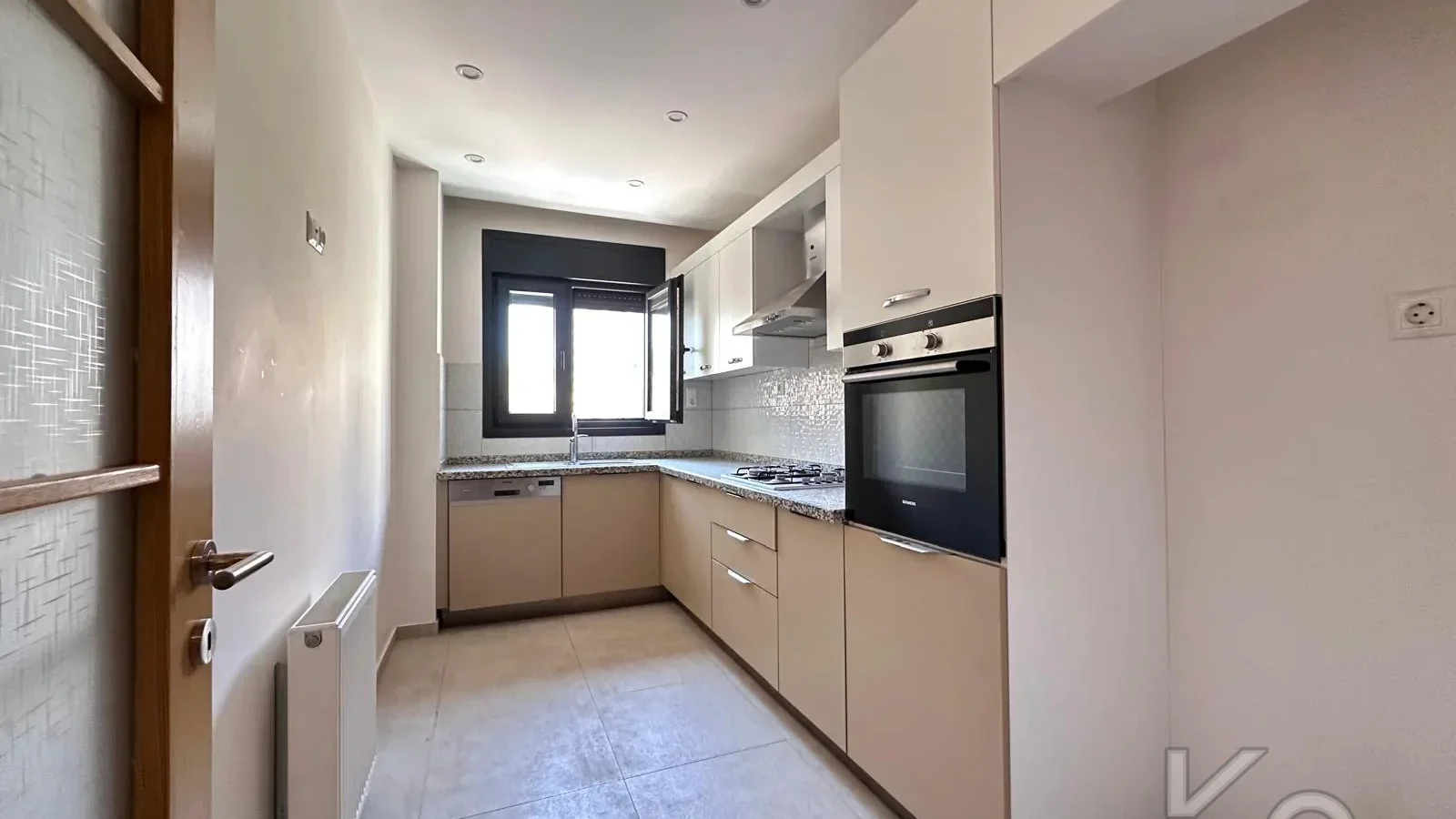 Lacivert Cadde Erenköy'de Butik Binada Kombili Ebeveyn Ban.85 M² 3+1