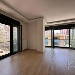 Lacivert Cadde Erenköy'de Butik Binada Kombili Ebeveyn Ban.85 M² 3+1