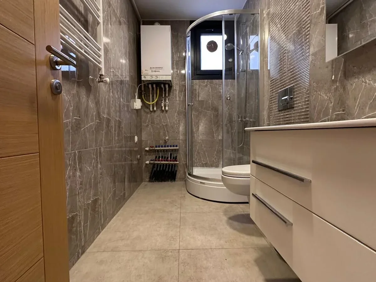 Lacivert Cadde Erenköy'de Butik Binada Kombili Ebeveyn Ban.85 M² 3+1