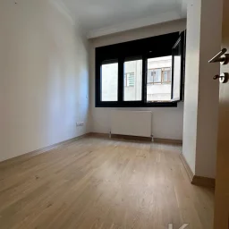 Lacivert Cadde Erenköy'de Butik Binada Kombili Ebeveyn Ban.85 M² 3+1