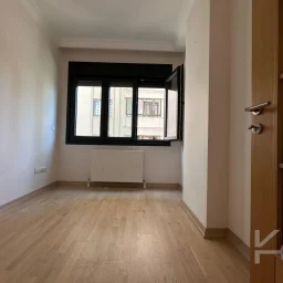 Lacivert Cadde Erenköy'de Butik Binada Kombili Ebeveyn Ban.85 M² 3+1