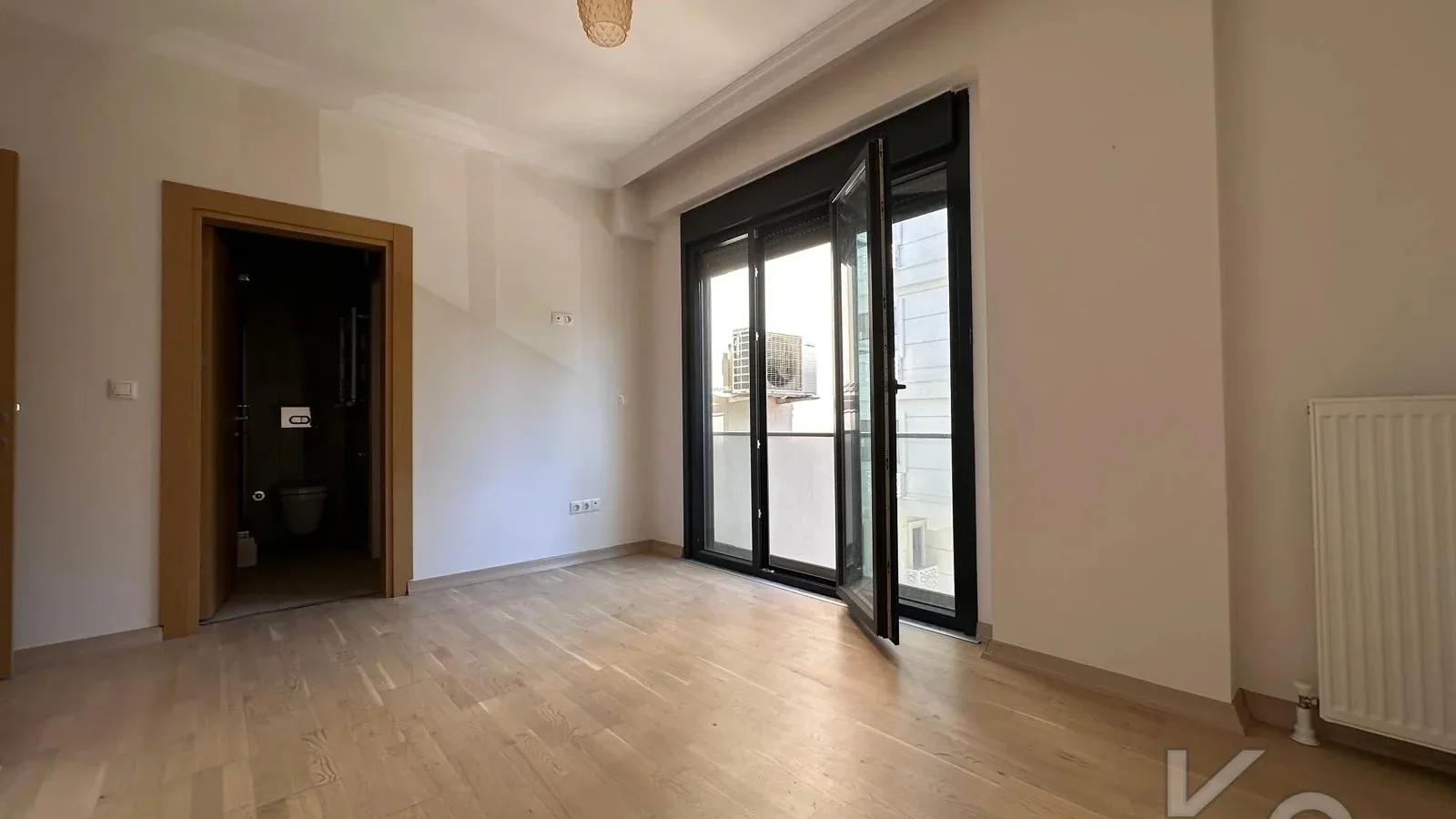 Lacivert Cadde Erenköy'de Butik Binada Kombili Ebeveyn Ban.85 M² 3+1