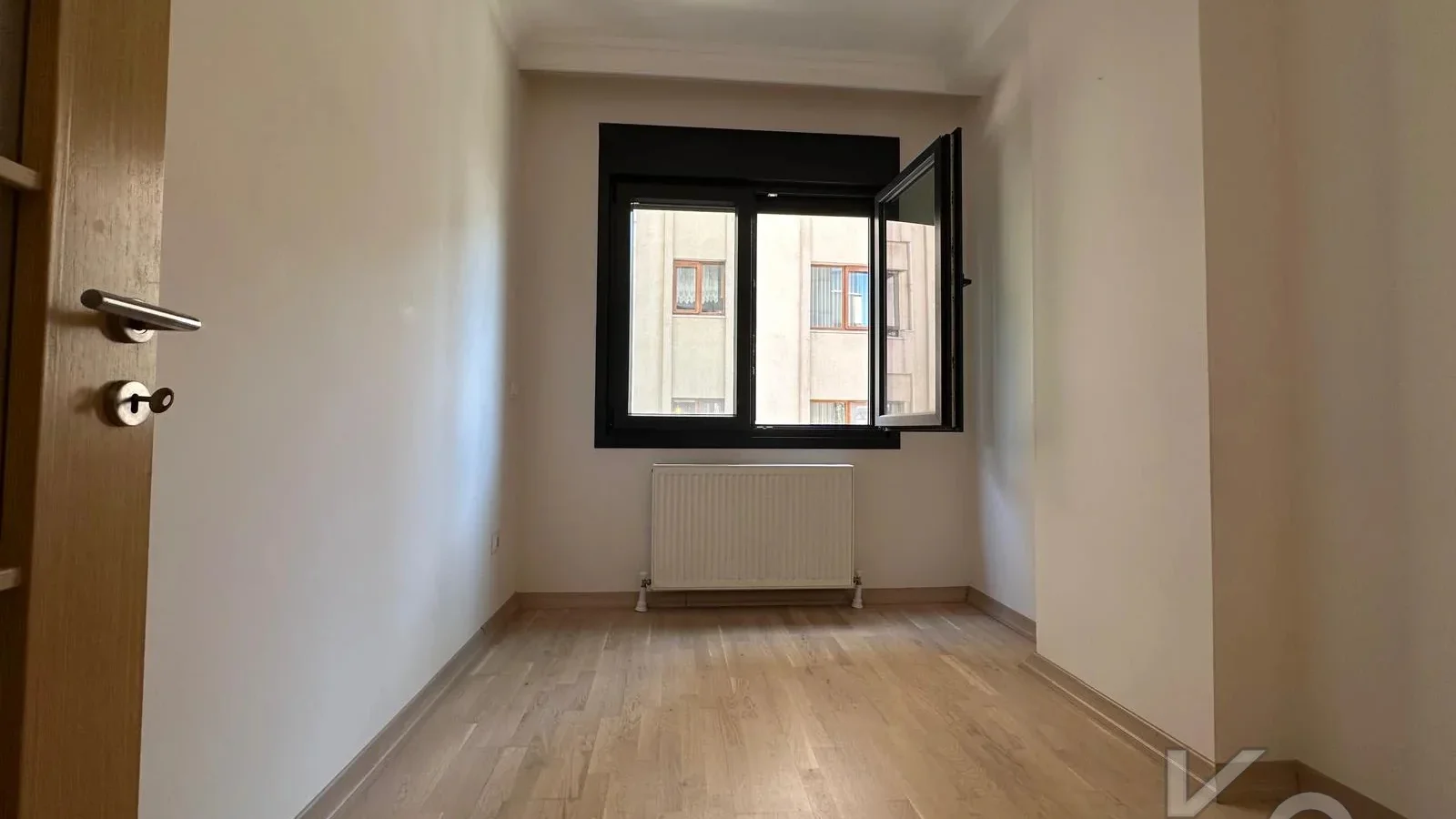 Lacivert Cadde Erenköy'de Butik Binada Kombili Ebeveyn Ban.85 M² 3+1