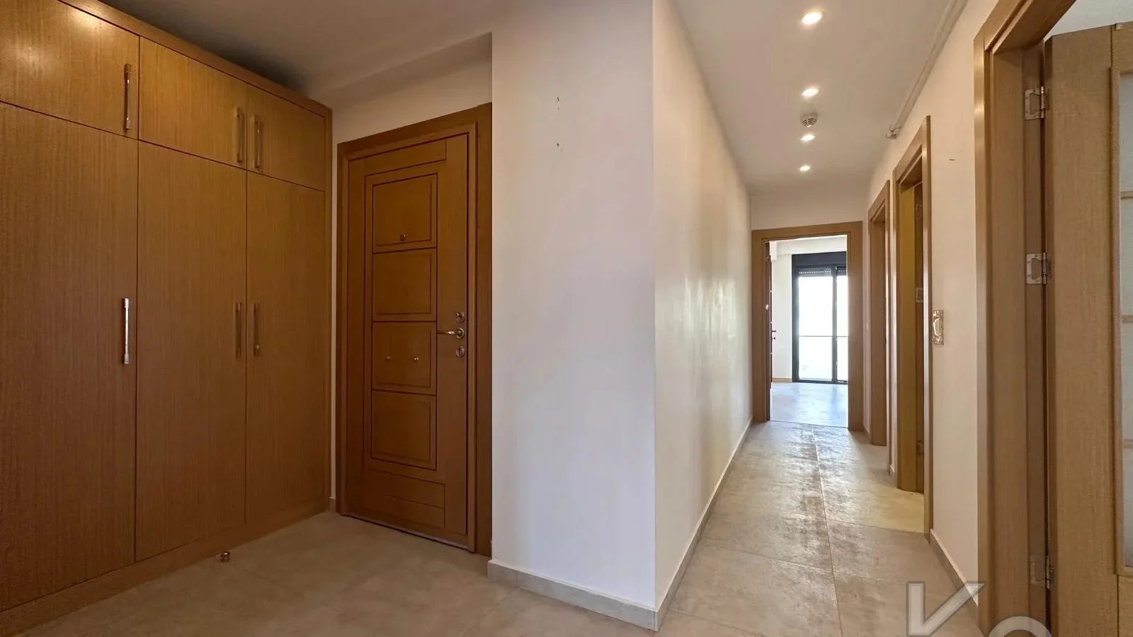 Lacivert Cadde Erenköy'de Butik Binada Kombili Ebeveyn Ban.85 M² 3+1