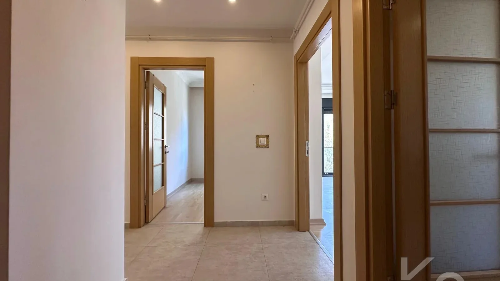 Lacivert Cadde Erenköy'de Butik Binada Kombili Ebeveyn Ban.85 M² 3+1