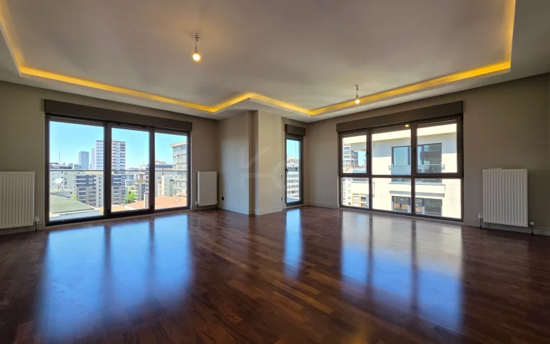 Academy Erenköy Ethemefendi Caddesi Üzeri Sıfır Bina 175m2 Balkonlu 4+1