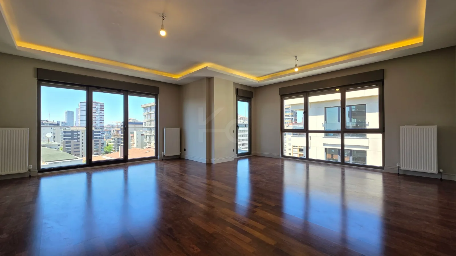 Academy Erenköy Ethemefendi Caddesi Üzeri Sıfır Bina 175m2 Balkonlu 4+1