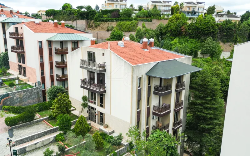 Sarıyer Zekeriyaköy'de Prestijli Sitede 4+1 Satılık Daire
