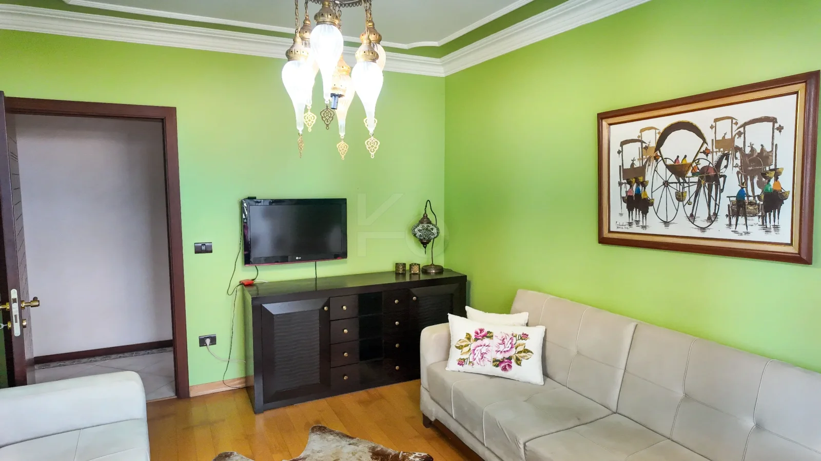 Sarıyer Zekeriyaköy'de Prestijli Sitede 4+1 Satılık Daire