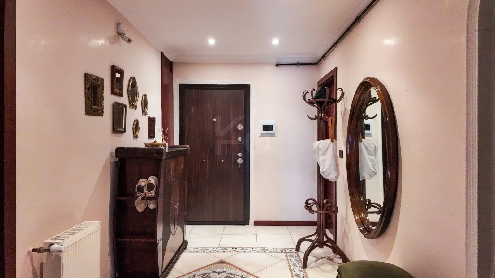Sarıyer Zekeriyaköy'de Prestijli Sitede 4+1 Satılık Daire